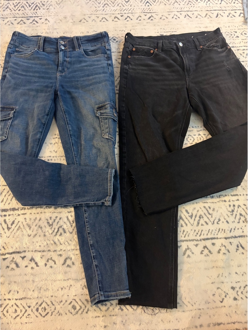 American Eagle Women's Jeans - Black Skinny and Blue Cargo Style, Size 10